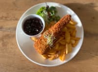 Brie sajt rusztikus bundában áfonyamártással