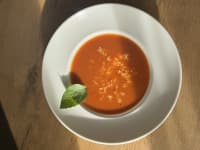 Paradicsomleves betűtésztával