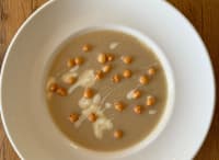Fokhagymakrémleves levesgyönggyel (5dl)