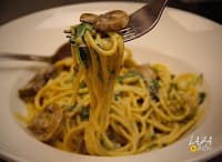 Tejszínes vega spagetti (gomba, spenót, pesto)