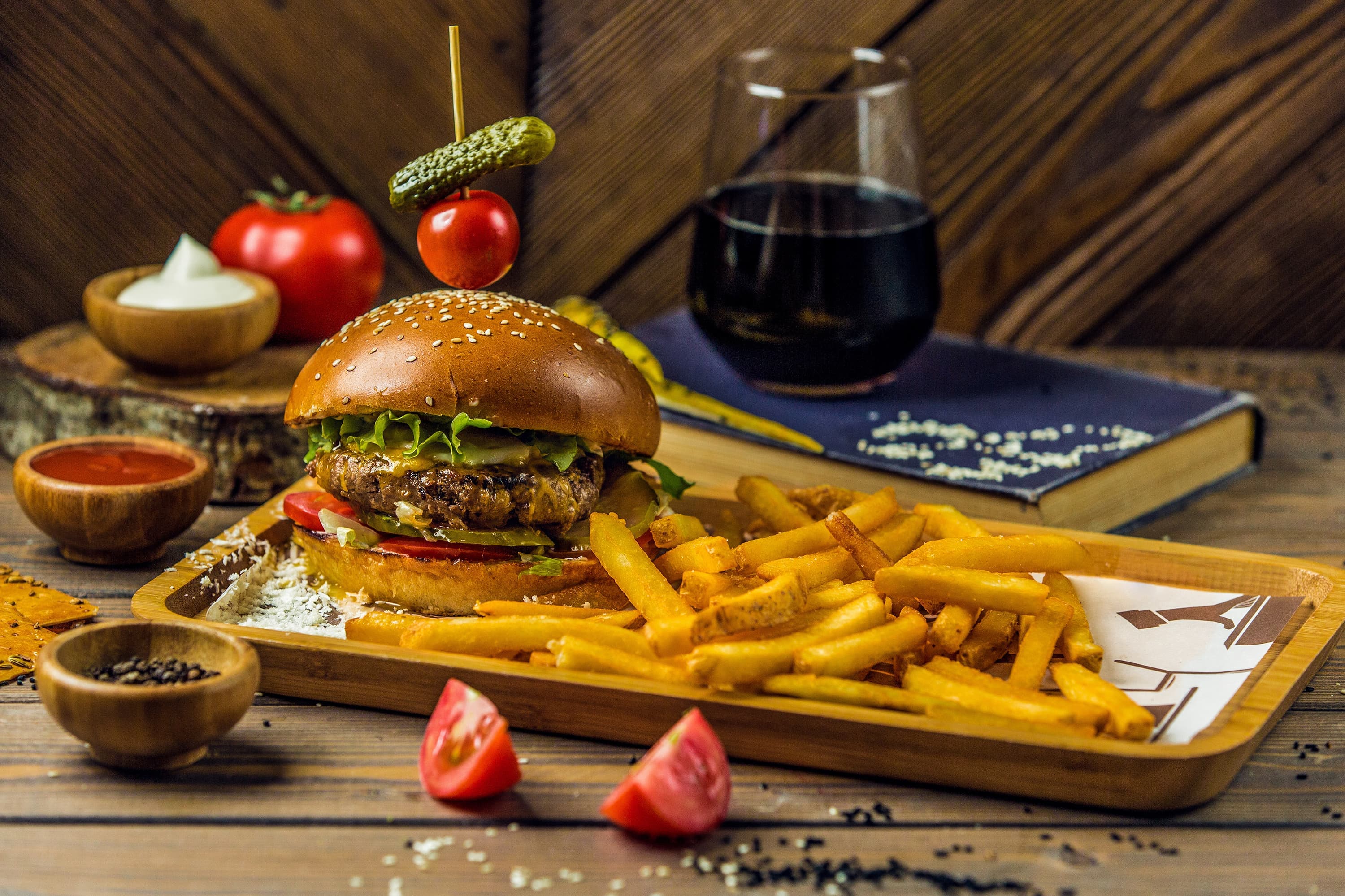 LAZA Burger'n Bistro Banner